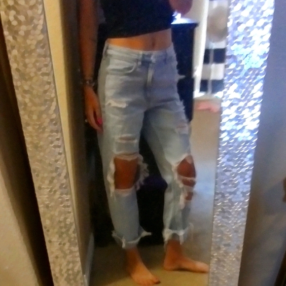 American Eagle Outfitters Denim - American Eagle ripped mom jeans